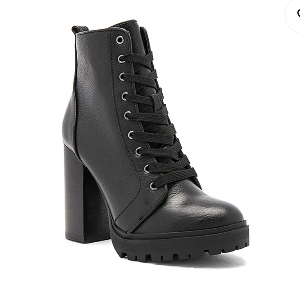 Steve Madden Laurie Boots Size 10